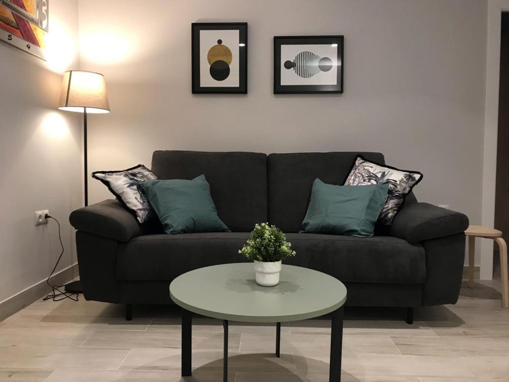 Appartement En Triana: Junto San Jacinto Parking Opcional *