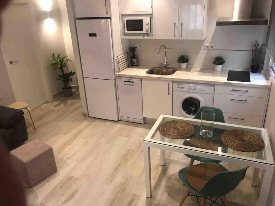 En Triana: Junto San Jacinto Parking Opcional Appartement