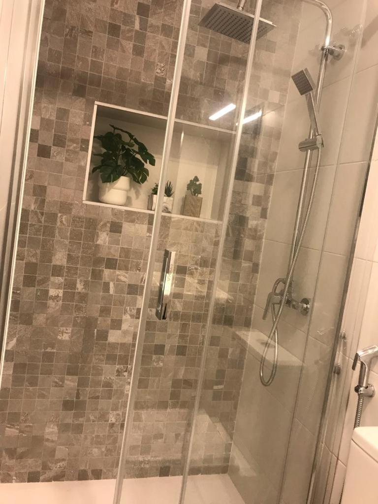 Apartamento En Triana: Junto San Jacinto Parking Opcional